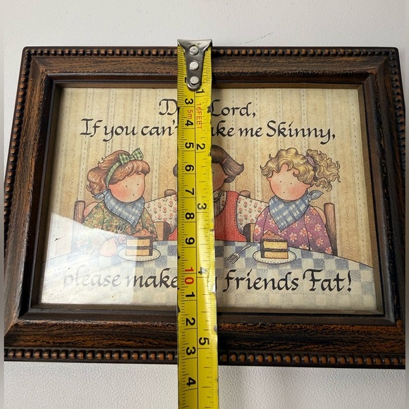 Funny Art Frame: "Dear Lord, Make My Friends Fat!" Plastic frame Wall decor 7x5 - Picture 6 of 7